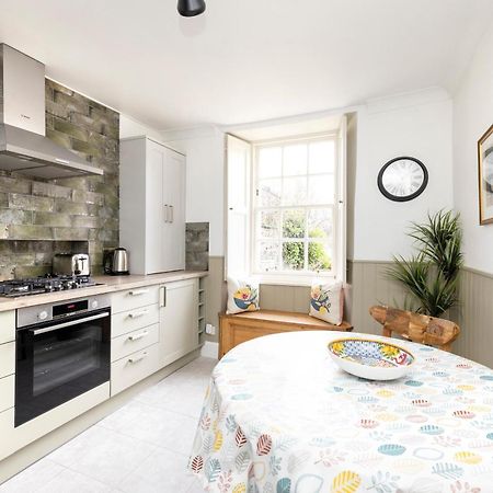 Joivy Beautiful Apartment, Private Garden, Calton Hill Edinburg Exteriör bild