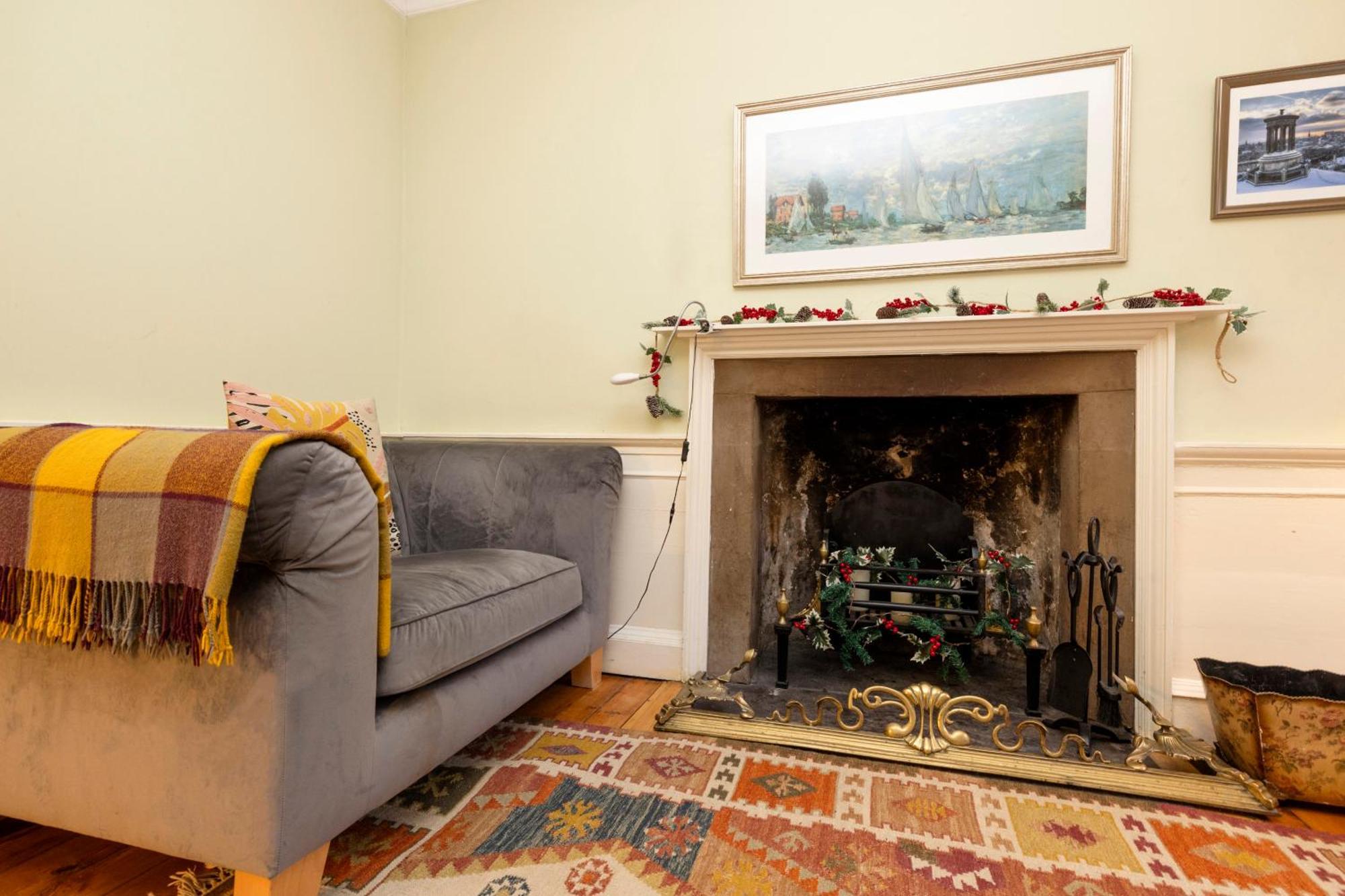 Joivy Beautiful Apartment, Private Garden, Calton Hill Edinburg Exteriör bild