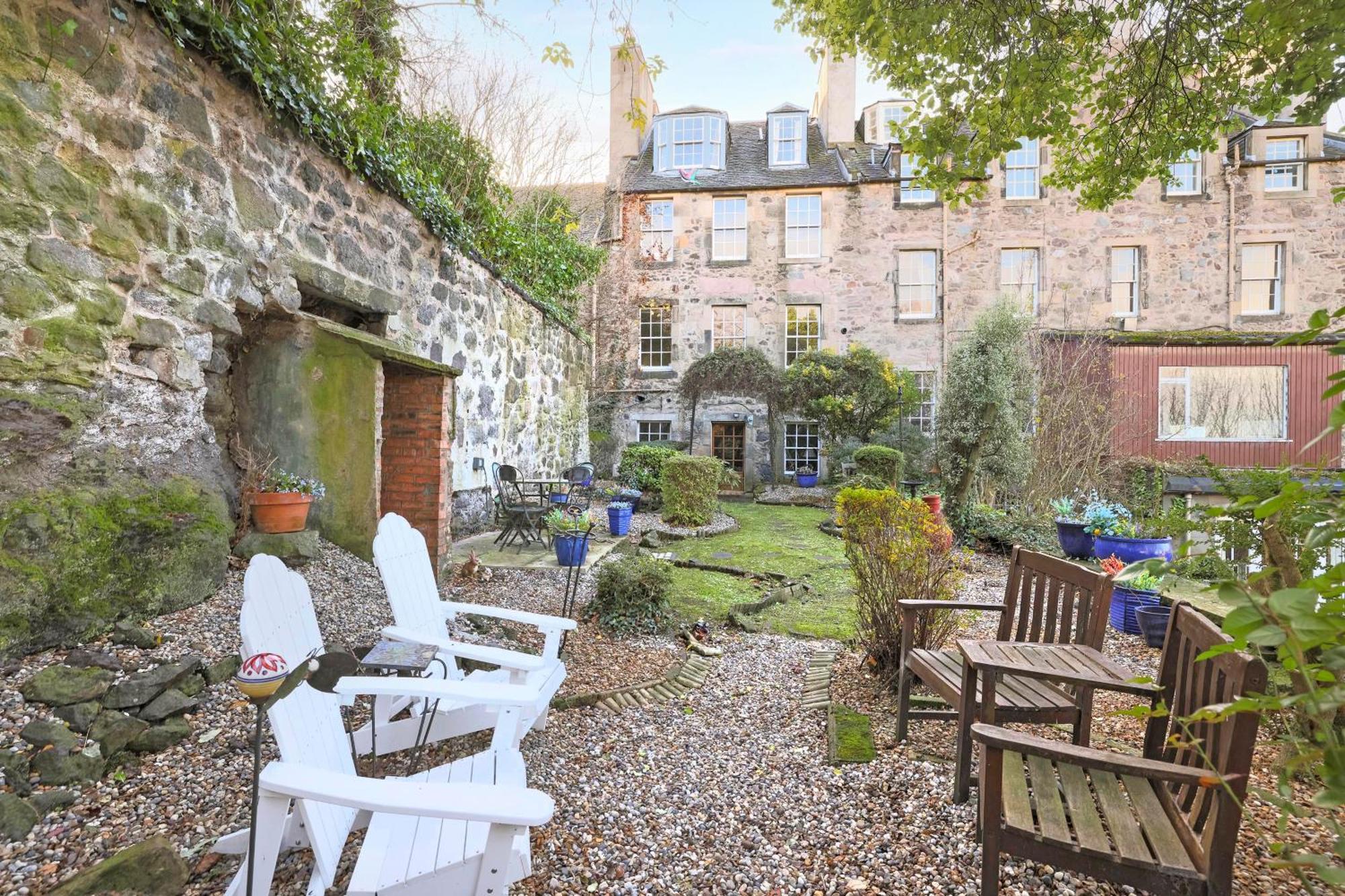 Joivy Beautiful Apartment, Private Garden, Calton Hill Edinburg Exteriör bild