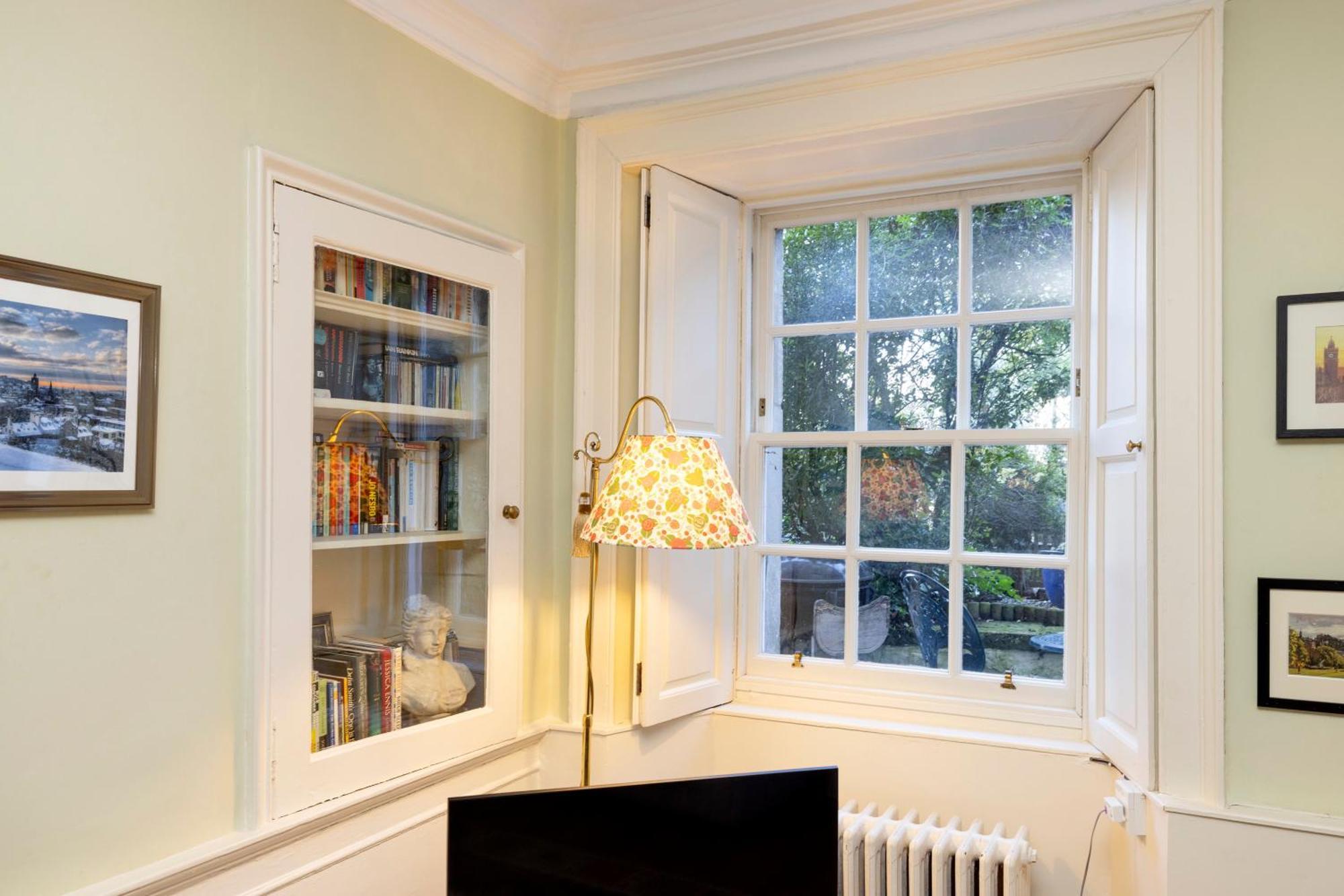 Joivy Beautiful Apartment, Private Garden, Calton Hill Edinburg Exteriör bild