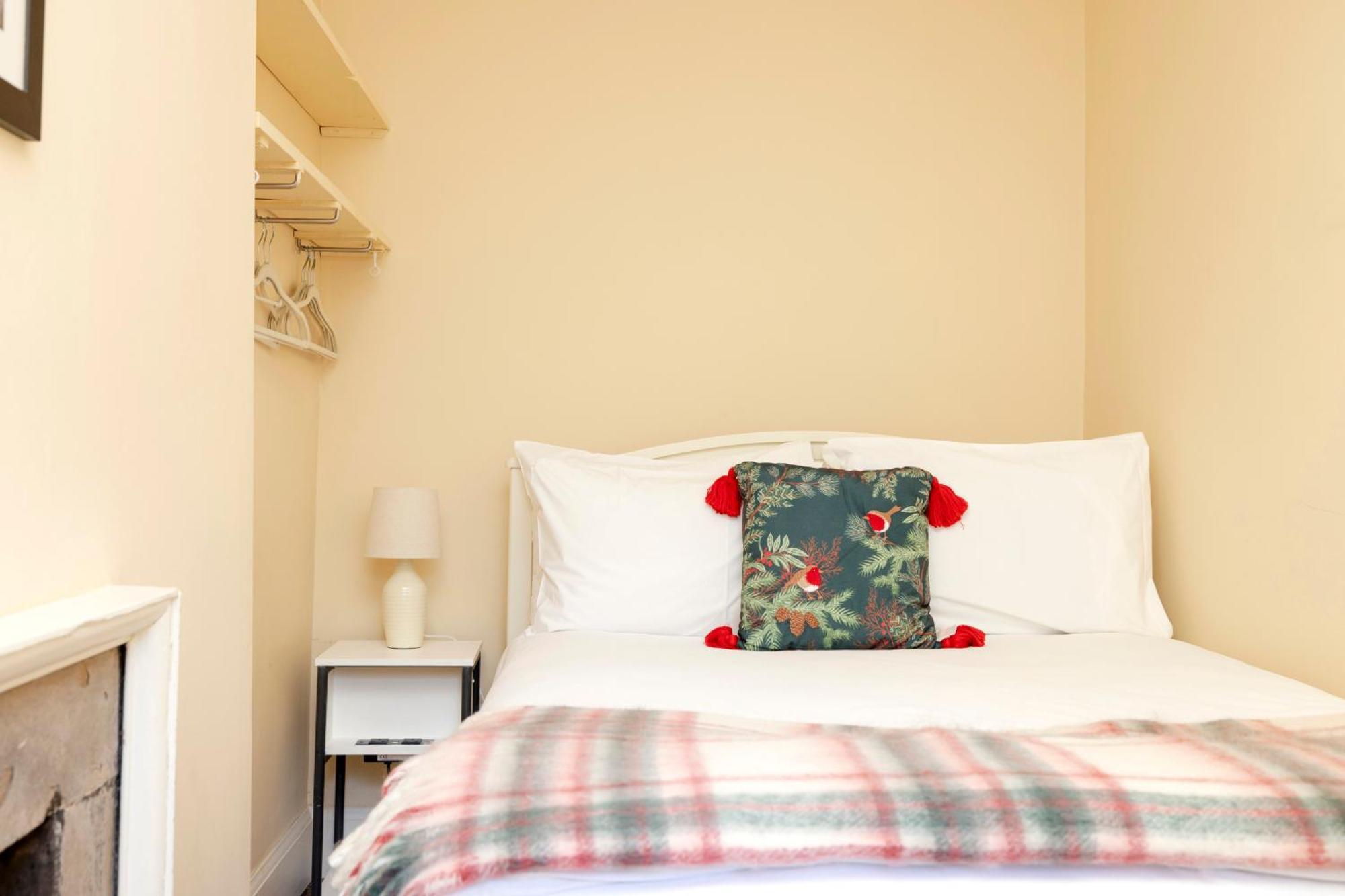 Joivy Beautiful Apartment, Private Garden, Calton Hill Edinburg Exteriör bild