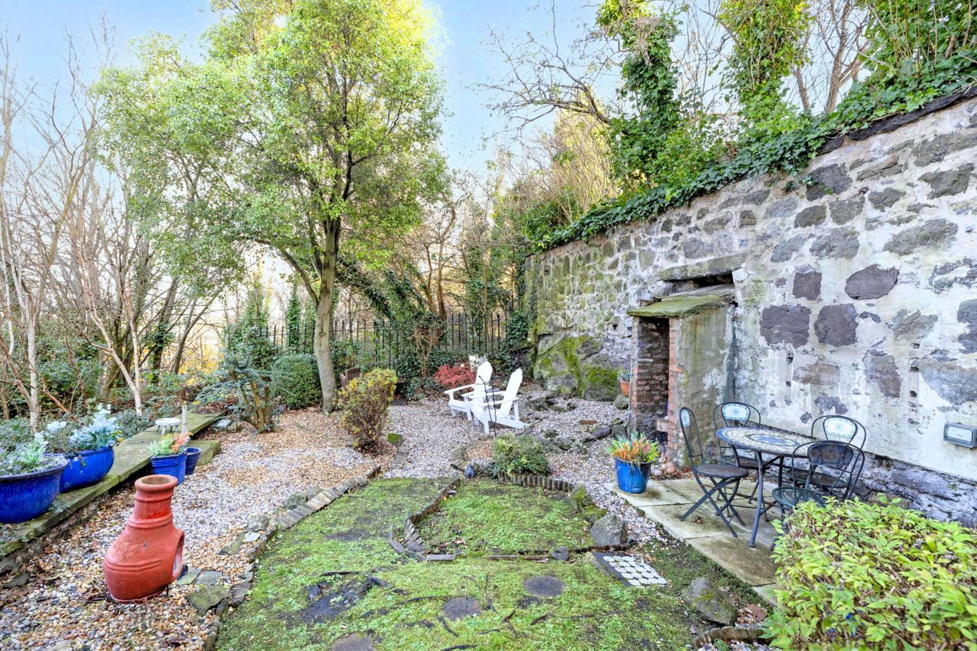 Joivy Beautiful Apartment, Private Garden, Calton Hill Edinburg Exteriör bild