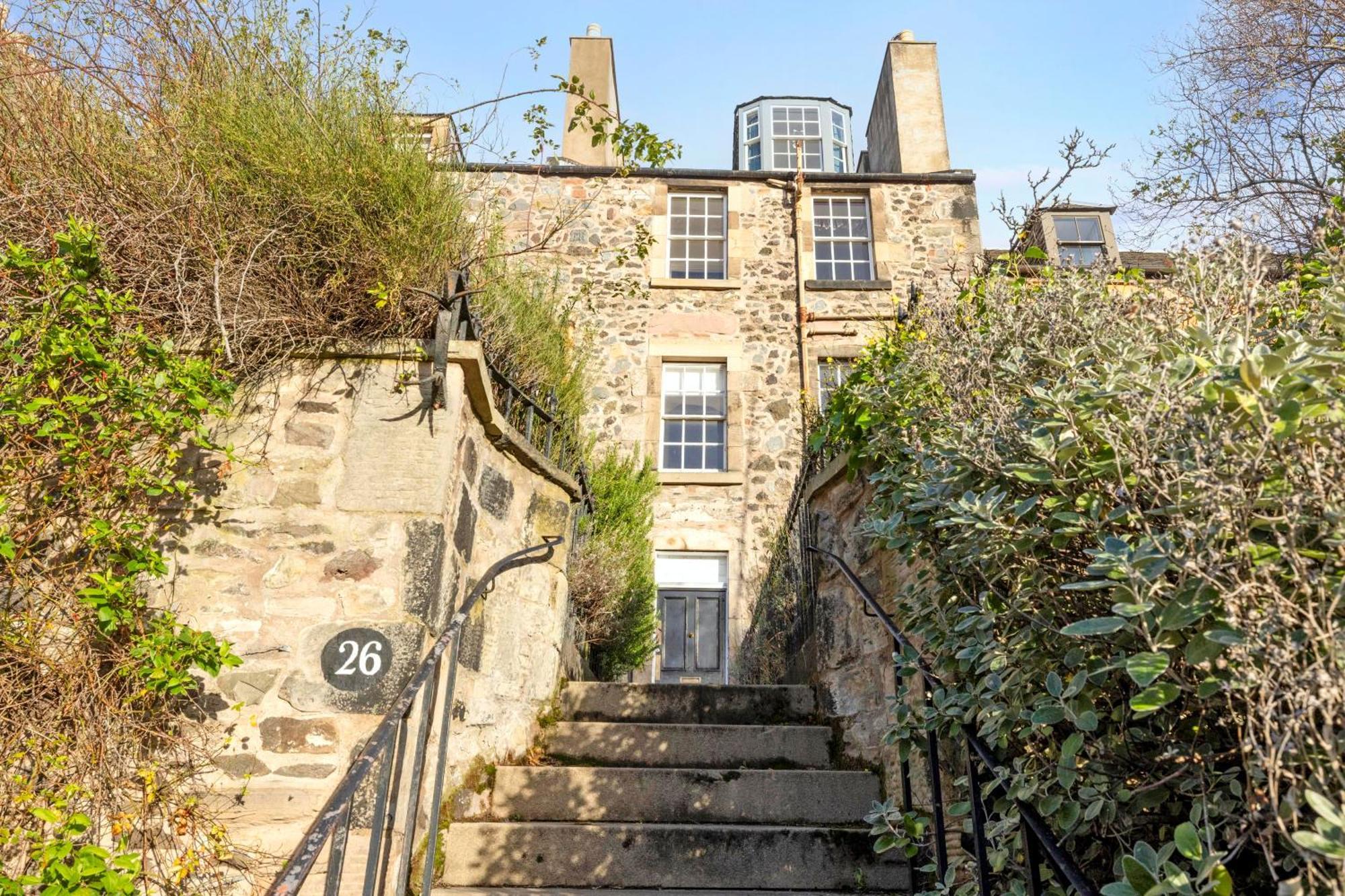 Joivy Beautiful Apartment, Private Garden, Calton Hill Edinburg Exteriör bild