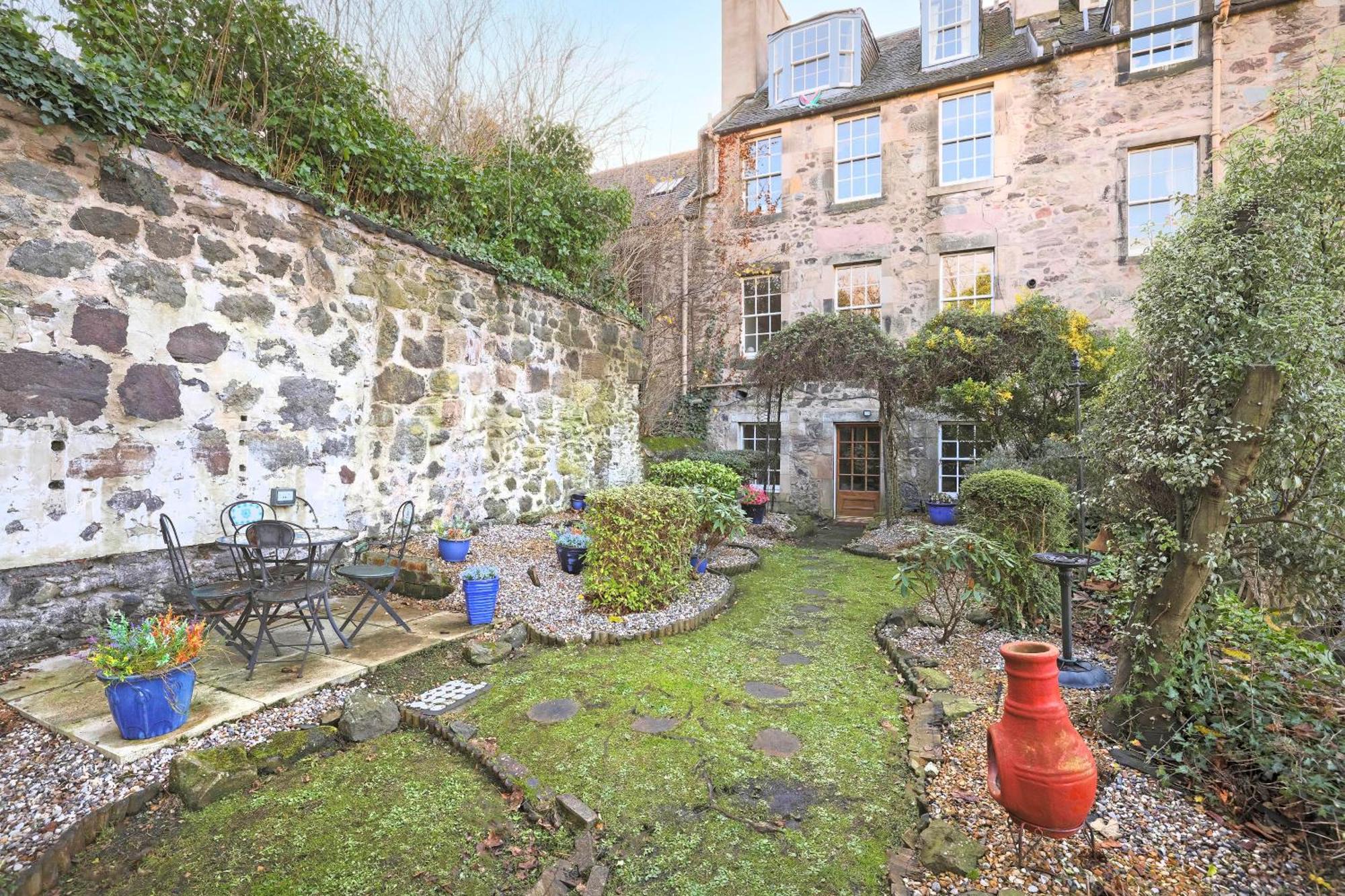 Joivy Beautiful Apartment, Private Garden, Calton Hill Edinburg Exteriör bild