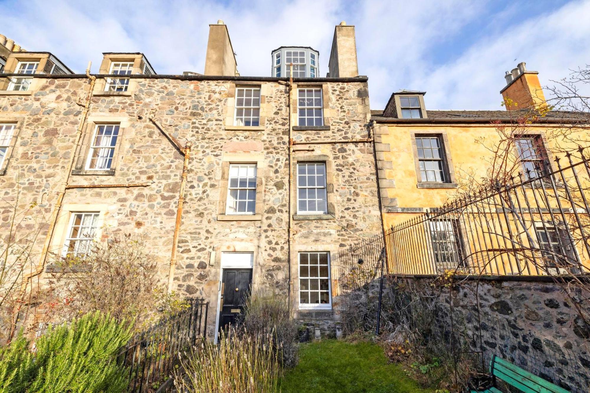 Joivy Beautiful Apartment, Private Garden, Calton Hill Edinburg Exteriör bild